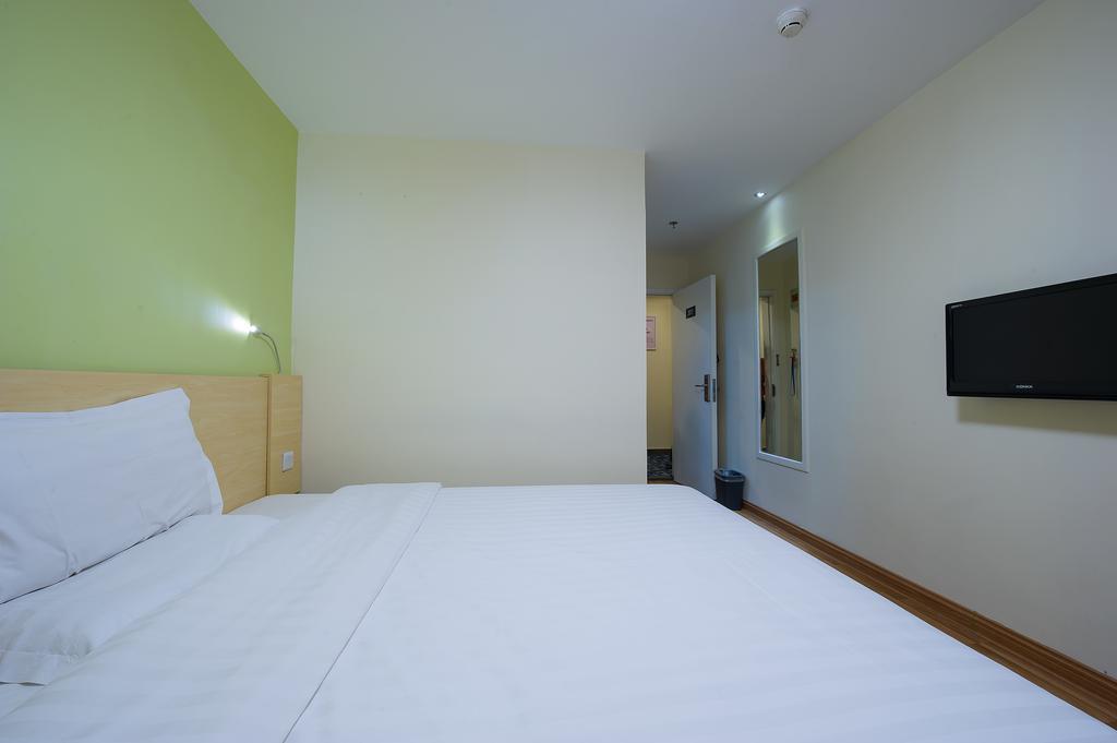 7Days Inn Guangzhou Wuyang New Town Exterior foto