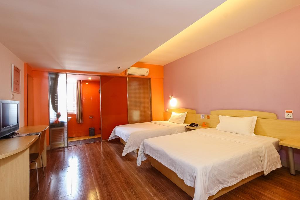 7Days Inn Guangzhou Wuyang New Town Exterior foto