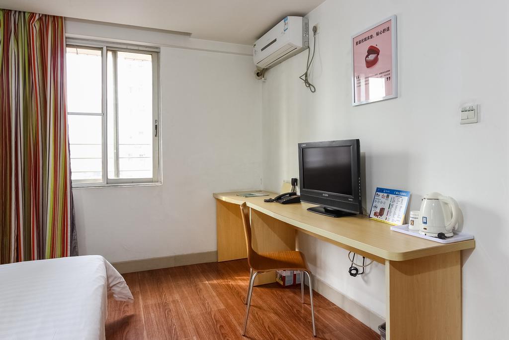 7Days Inn Guangzhou Wuyang New Town Exterior foto
