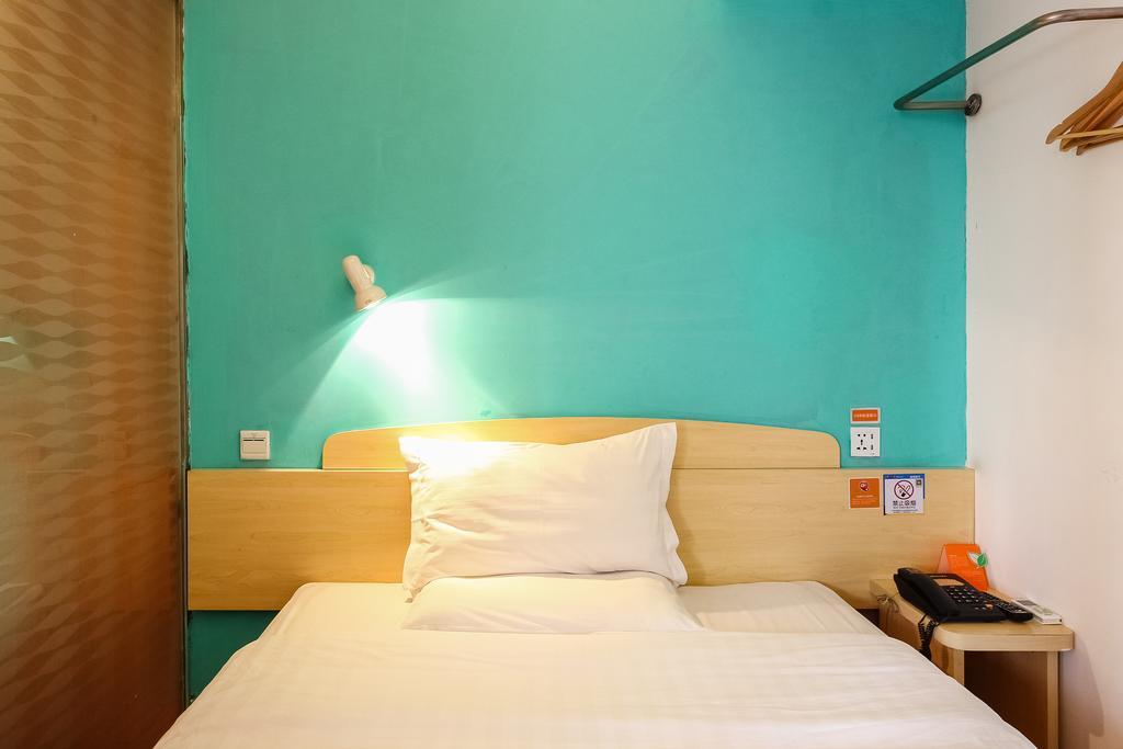 7Days Inn Guangzhou Wuyang New Town Exterior foto
